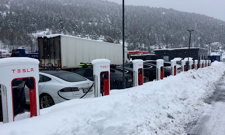 Time for Norway to tax luxury electric cars, IMF economists say